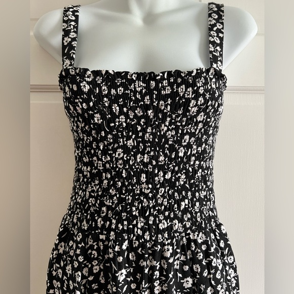 Banana Republic Like New Jumpsuit XS - Picture 2 of 4